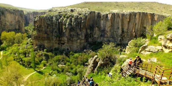 Каппадокия: регулярный полет на воздушном шаре на рассвете в долине Ихлара