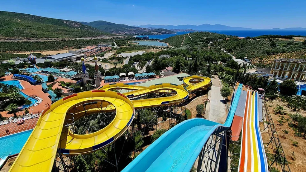 Poczuj magię: wspaniały pokaz delfinów i fok w Adaland w Kusadasi