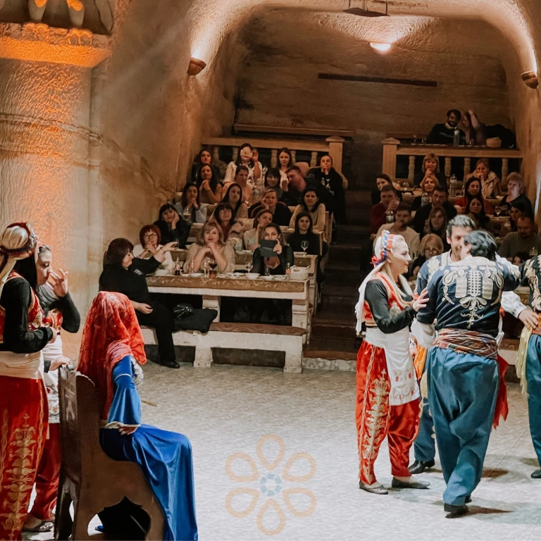 Τουρκική νυχτερινή παράσταση στην Καππαδοκία