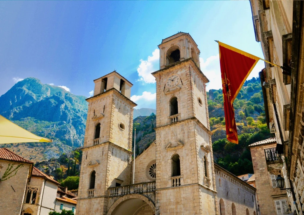 ГОЛЕМИТЕ БАЛКАНИ ОБИКАЛЯТ С ИЗМИР УИНТЪР