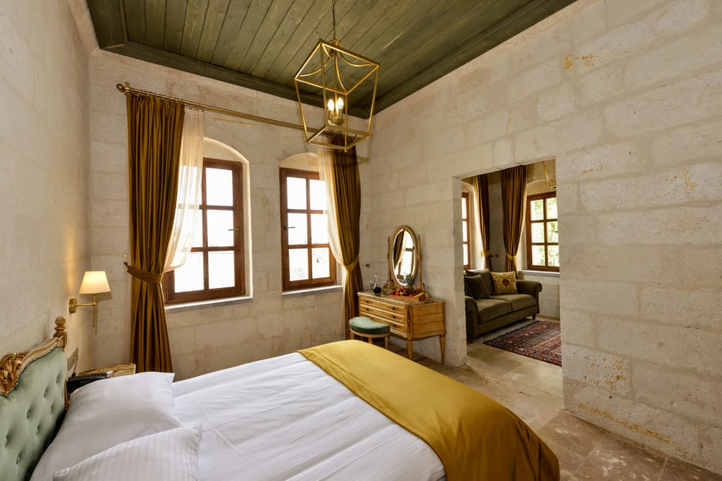 Evanthia Cave Suites