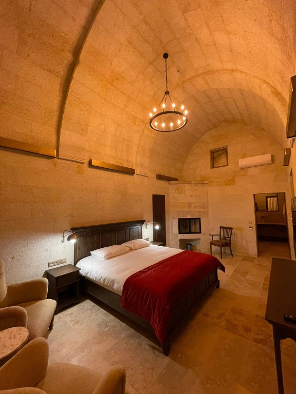 Evanthia Cave Suites