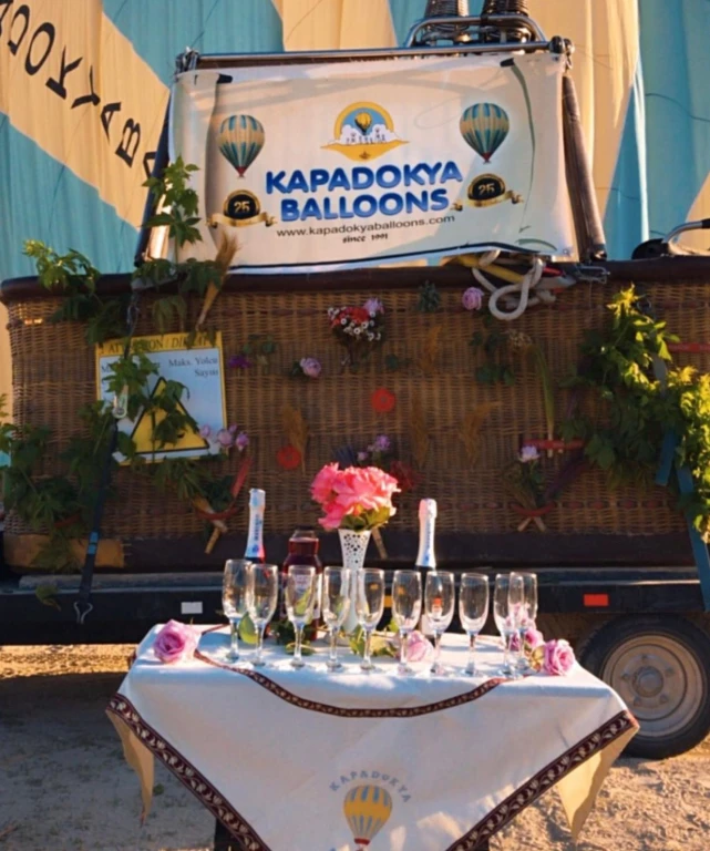 Hot Air Balloon Tour (Economia)