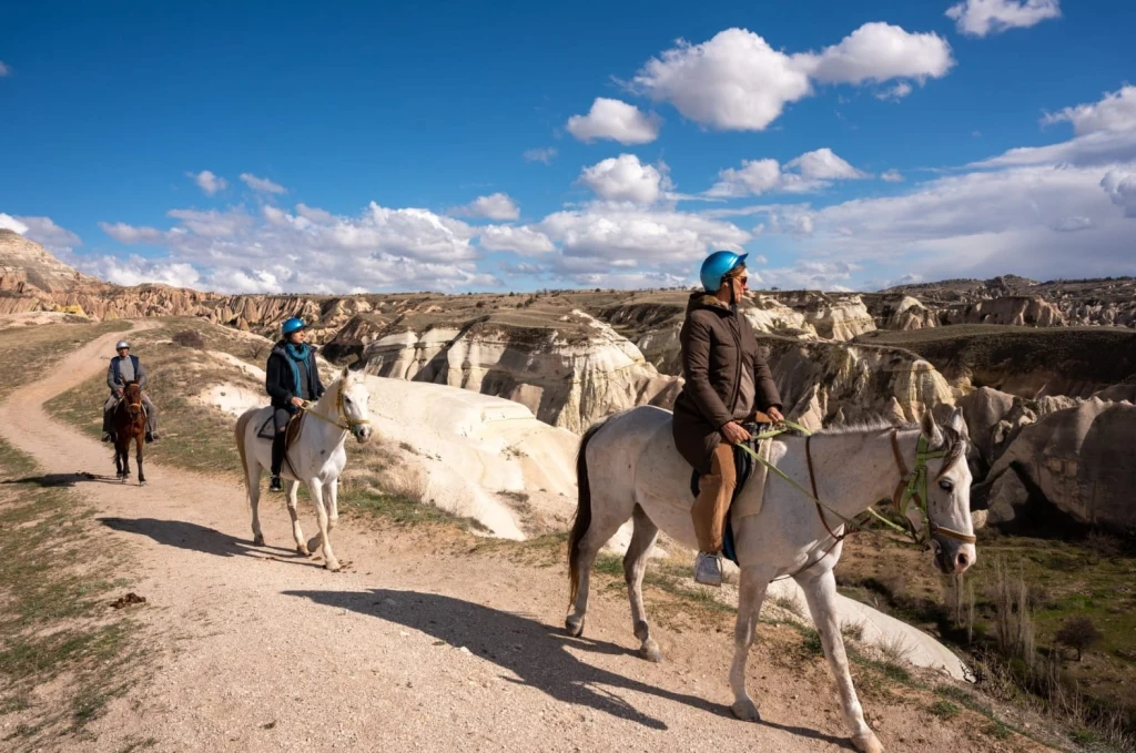HORSCHRIFTEN UNTER CAPPADOCIA