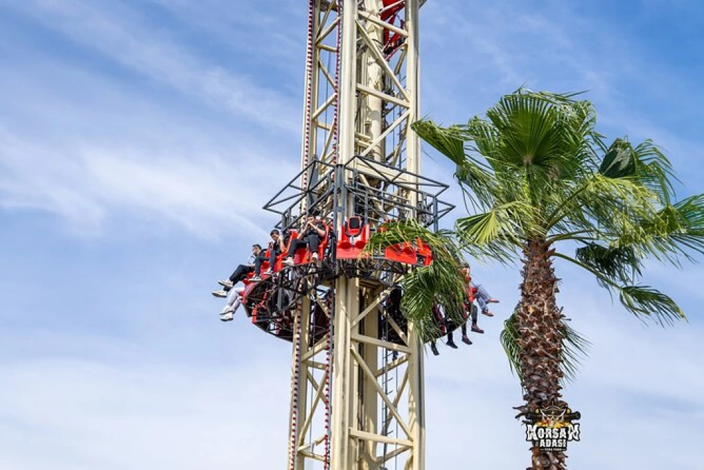 イスタンブール:3 で 1 楽しい と ビアシー 水族館とライオンパークのテーマパーク