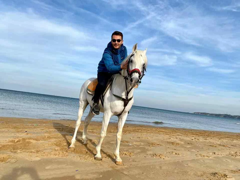 IStanbul: 1 godzina jazdy konnej na plaży + Vip Transfer