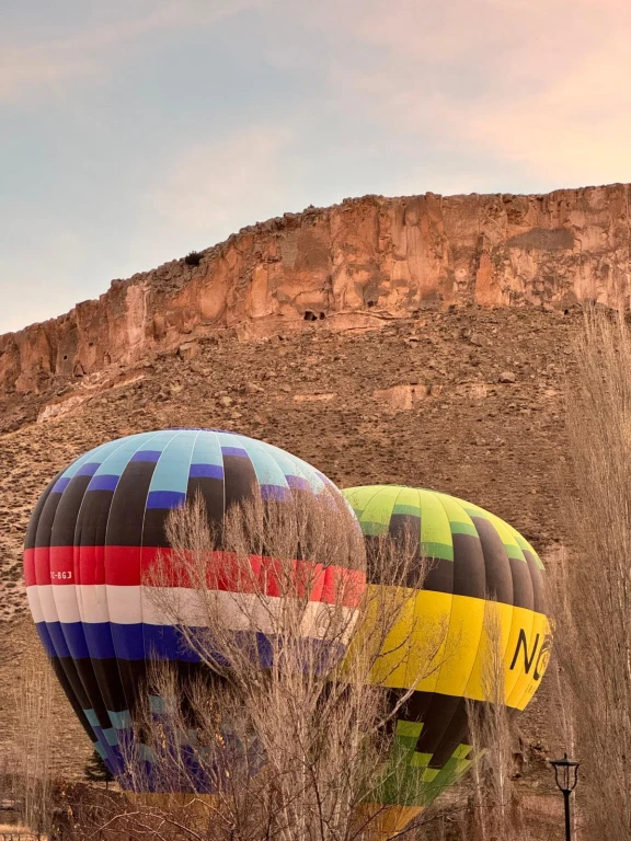 Voo de Balão ao Amanhecer no Vale de Soganli