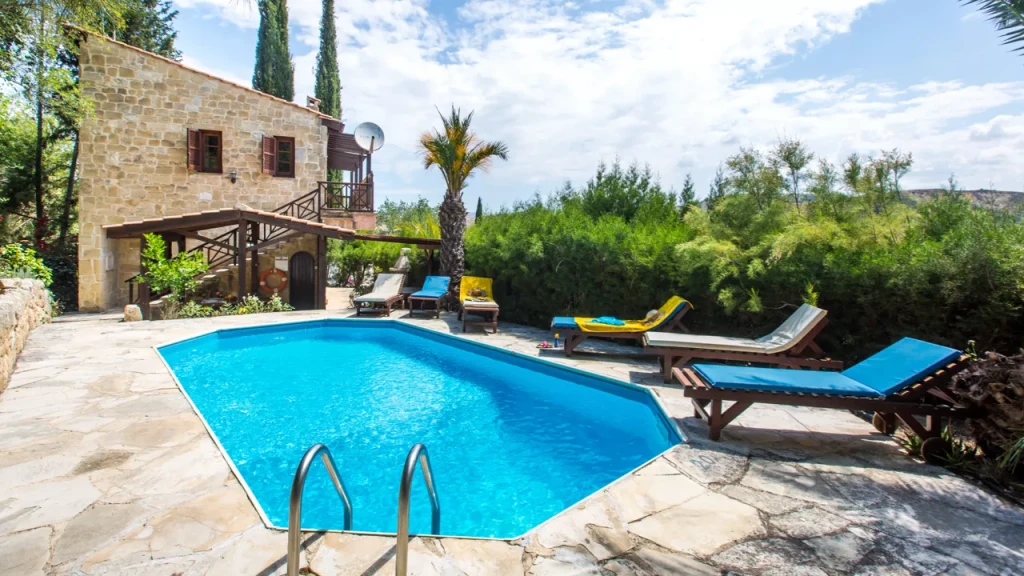 The Ultimate Villa Rental Checklist: What to Look for Before Booking