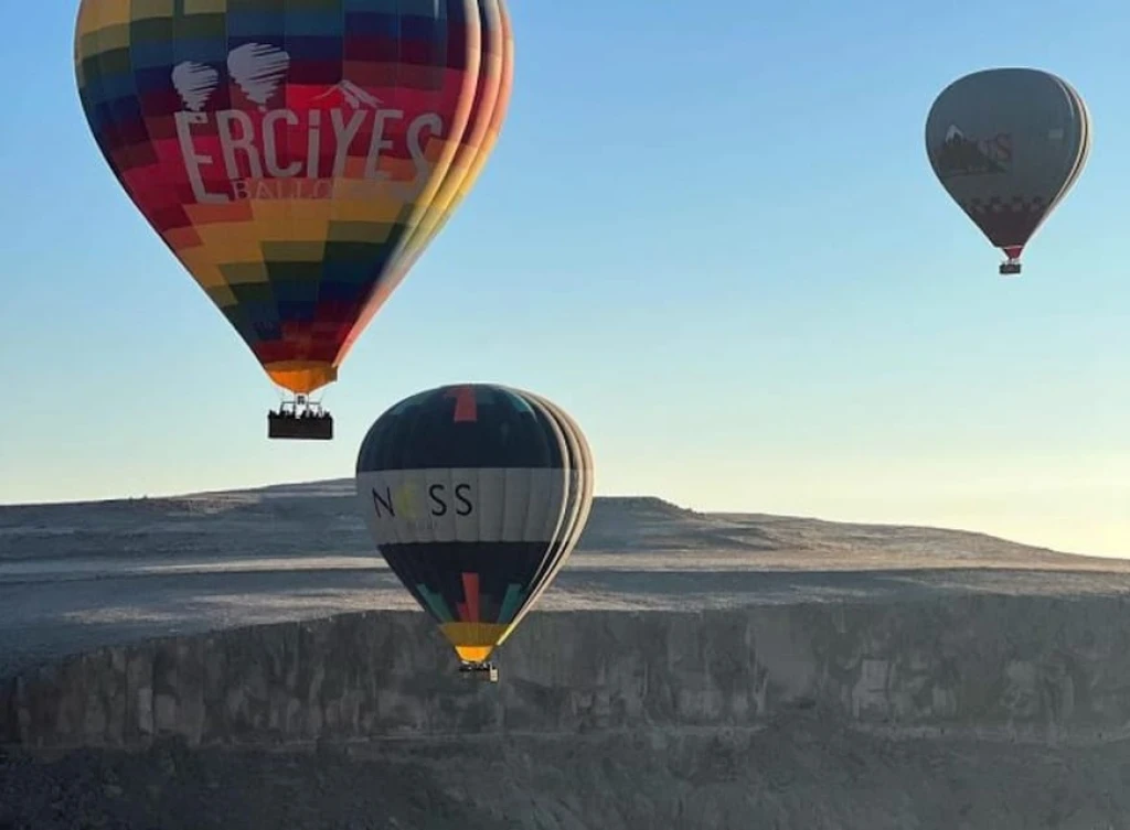 गोरेमे कैपाडोकिया हॉट एयर बैलून सूर्योदय उड़ान