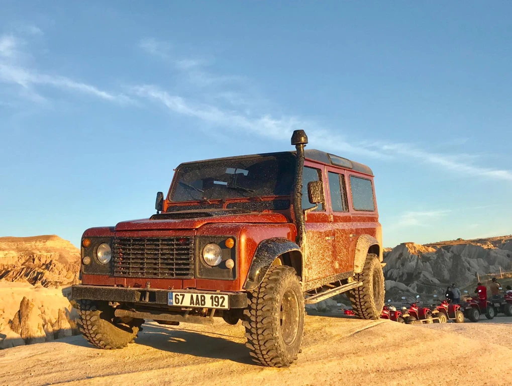 私人越野吉普车日落之旅与饮品