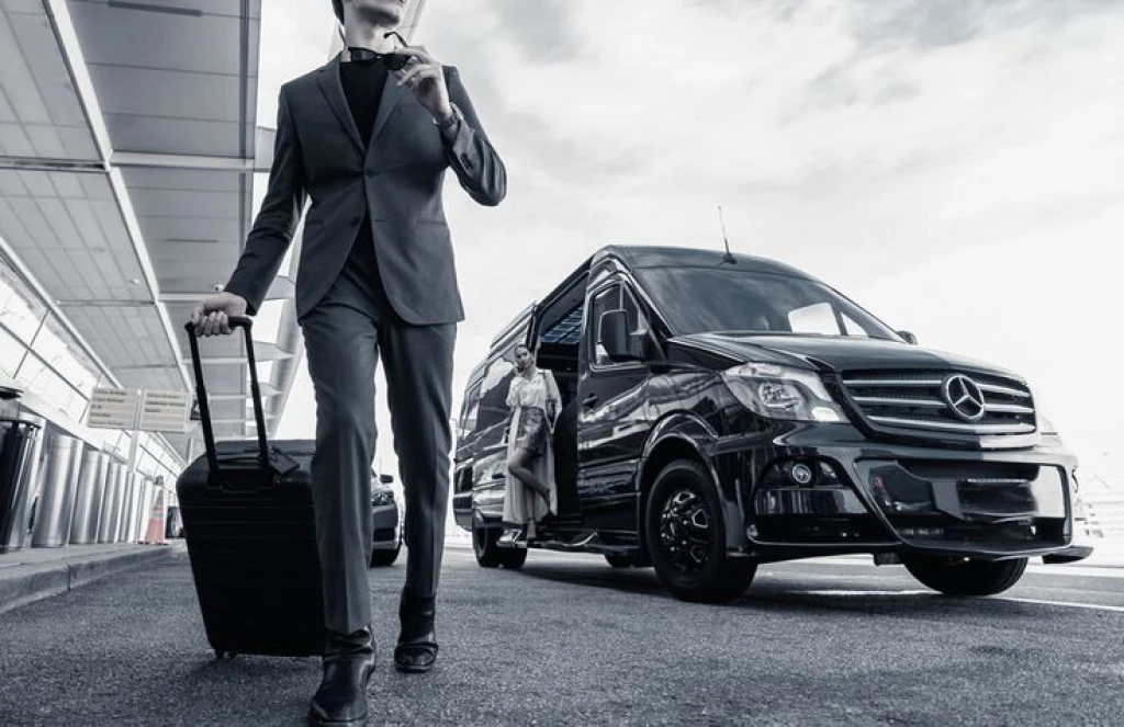 内夫谢希尔机场接送服务（班车）