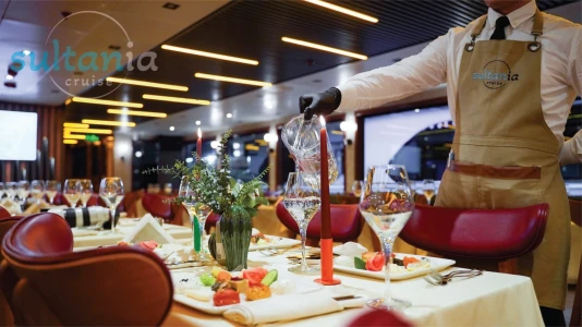 Night Bosphorus Tour & Dinner & Night Show