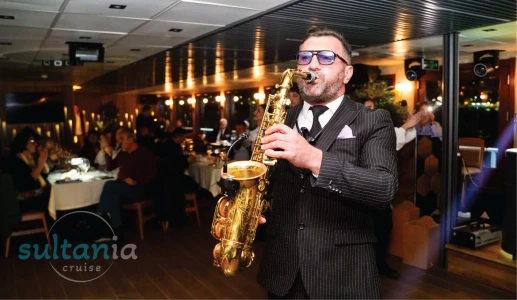 Night Bosphorus Tour & Dinner & Night Show