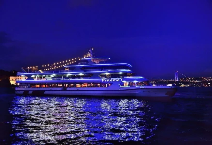 Night Bosphorus Tour & Dinner & Night Show