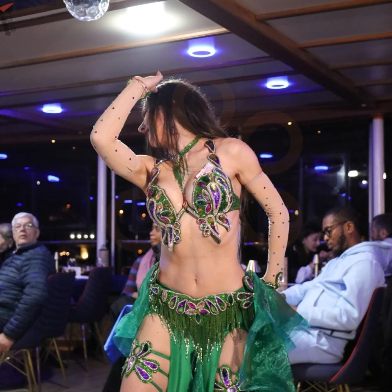 博斯普鲁斯夜游船