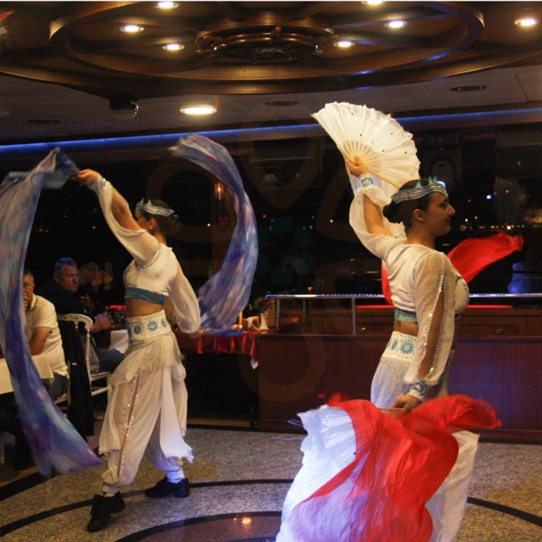 博斯普鲁斯夜游船