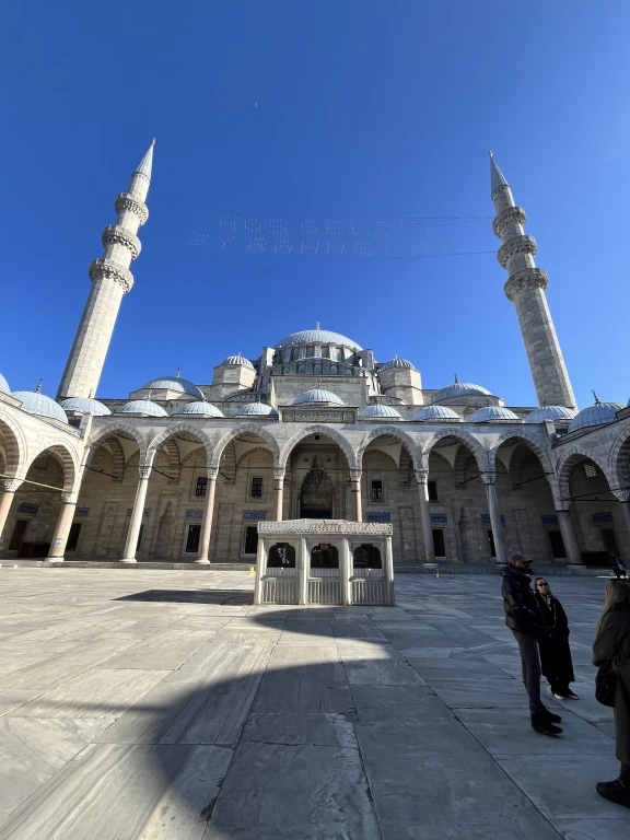 Istanbul Day Trips: Hagia Sophia, Blue Mosque, Grand Bazaar & Süleymaniye Mosque with Bosphorus Tea Break