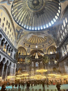 Istanbul Day Trips: Hagia Sophia, Blue Mosque, Grand Bazaar & Süleymaniye Mosque with Bosphorus Tea Break