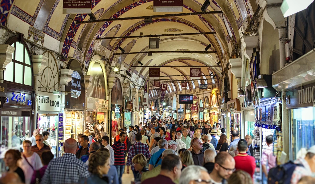 Istanbul Day Trips: Hagia Sophia, Blue Mosque, Grand Bazaar & Süleymaniye Mosque with Bosphorus Tea Break