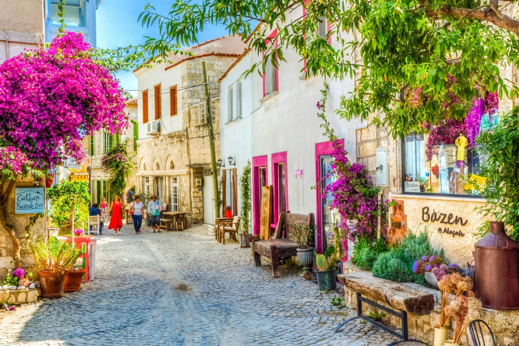 Alaçatı'da Görülmesi Gereken Yerler