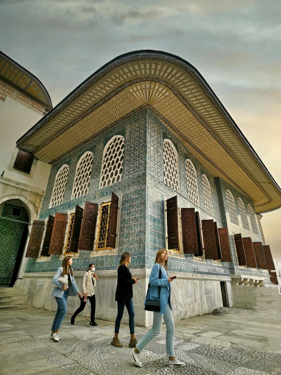 Discover Istanbul’s Majestic Topkapi Palace, Harem, Aya Irini and Grand Bazaar: A Guided Journey Through Royal History