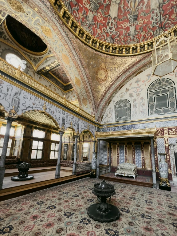 Discover Istanbul’s Majestic Topkapi Palace, Harem, Aya Irini and Grand Bazaar: A Guided Journey Through Royal History