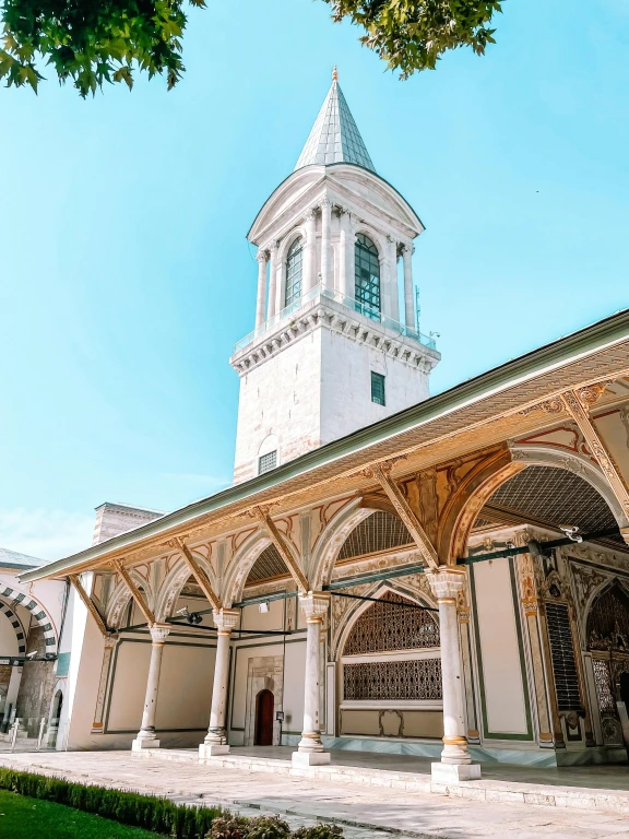 Discover Istanbul’s Majestic Topkapi Palace, Harem, Aya Irini and Grand Bazaar: A Guided Journey Through Royal History