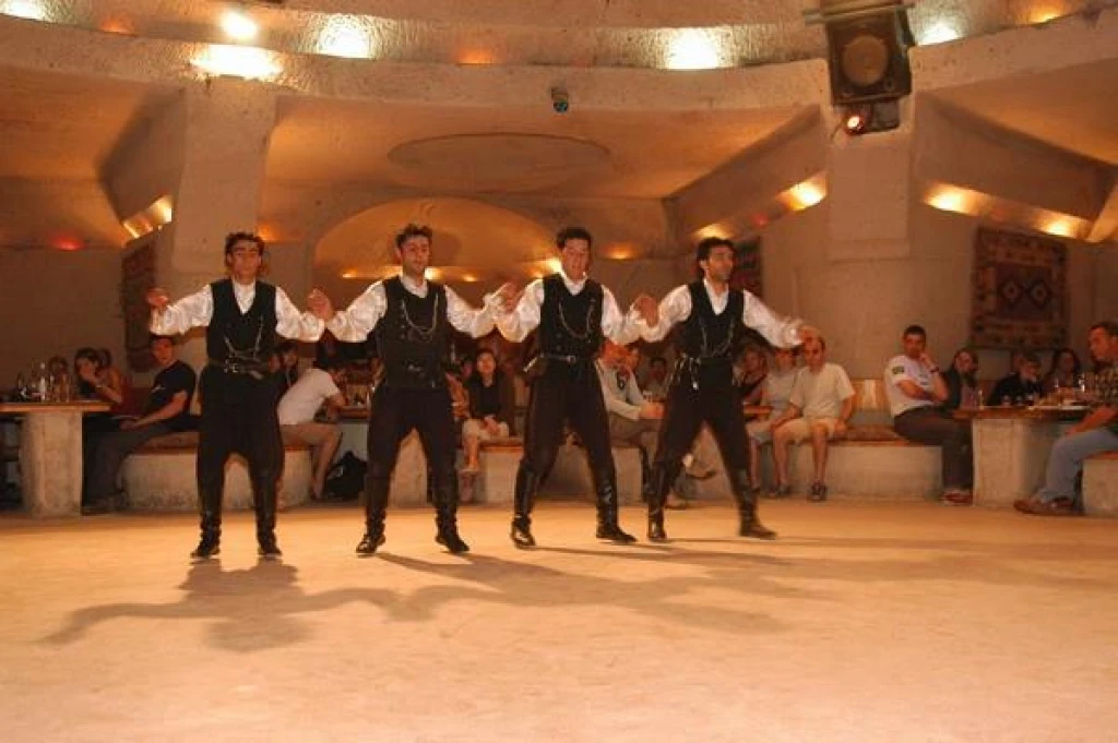 كابادوكيا: ليلة تركية مع العشاء