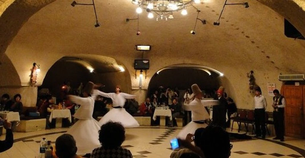 كابادوكيا: ليلة تركية مع العشاء