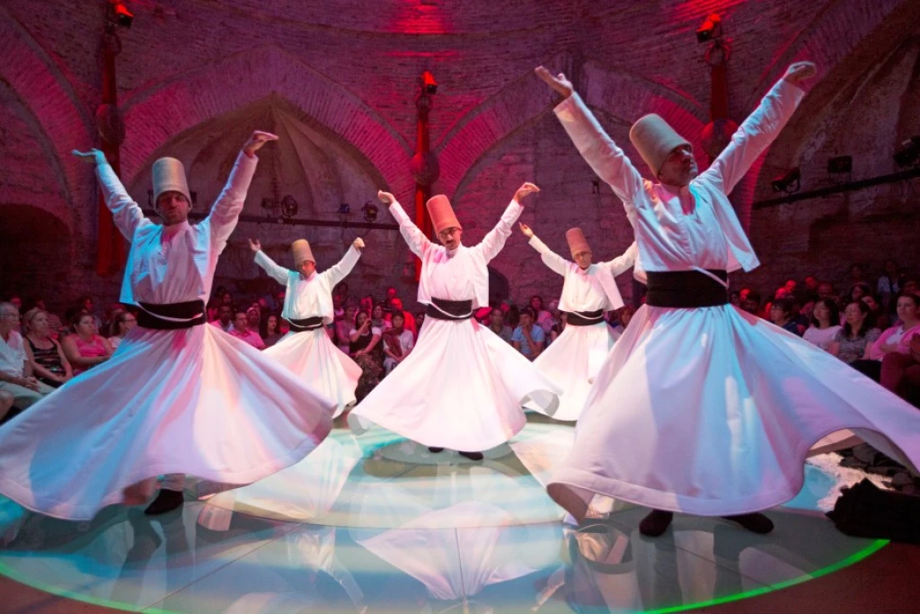 Cerimonia dei Dervisci Rotanti a Istanbul