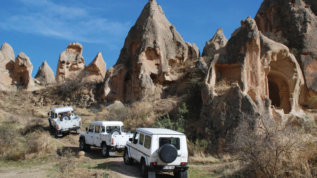 कैपैडोकिया जीप सफारी: ऑफ-रोड एडवेंचर