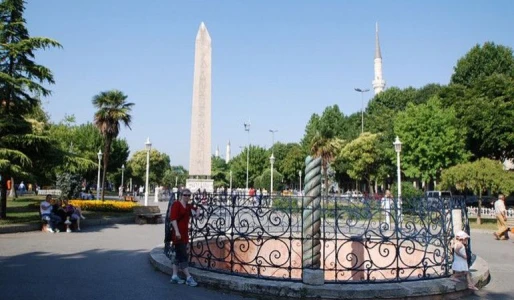 Tour S1 Topkapi palace (Harem and Selamlik), St.Irine Church, Blue mosque, Hippodrome square, Ibrahim pasha palace (outside), Hammam Hurrem, Sultan (outside)