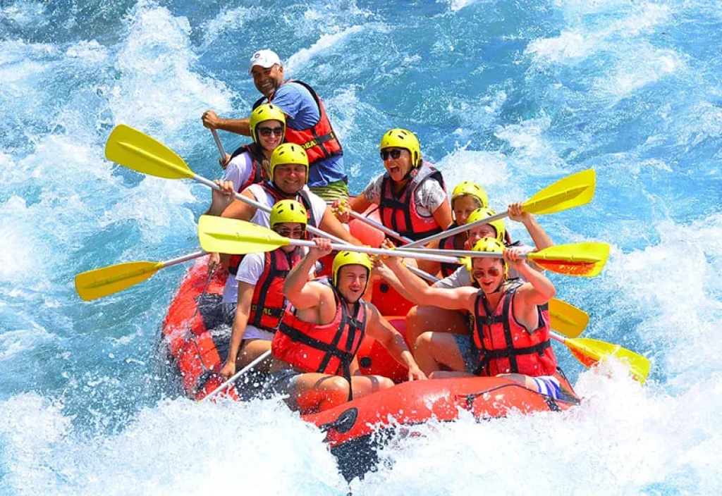 Ab Kemer Rafting mit Zipline oder Safari-Optionen