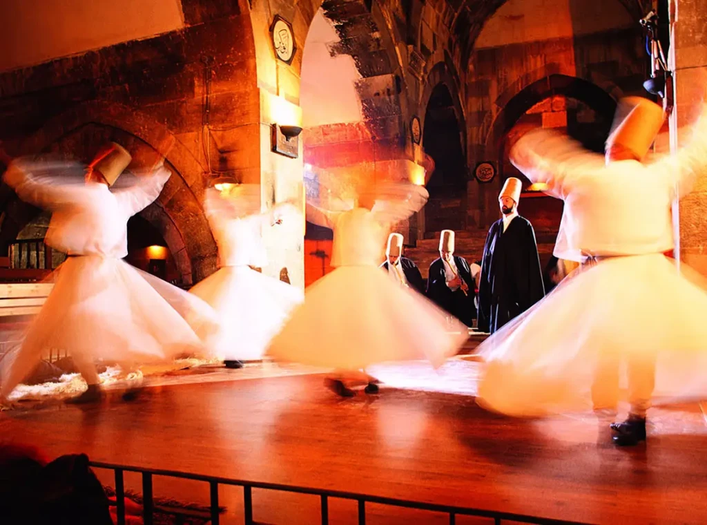 回転するダーヴィシュの儀式