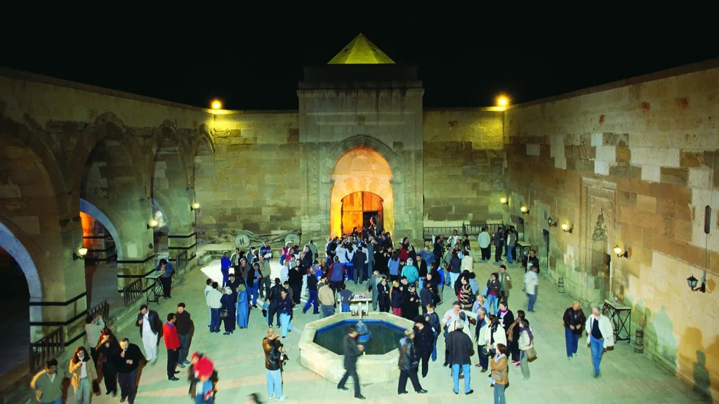 回転するダーヴィシュの儀式