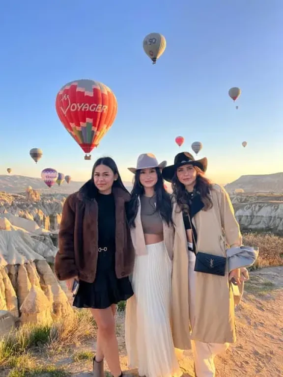 Tur Tour Melihat Balon Udara Panas