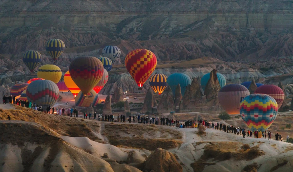Tur Tour Melihat Balon Udara Panas