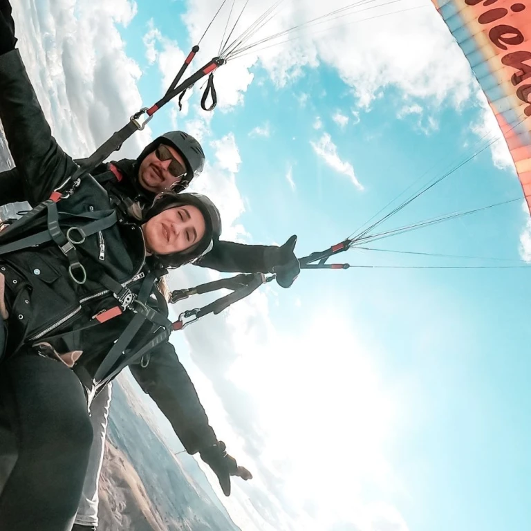 Parapanta în Cappadocia