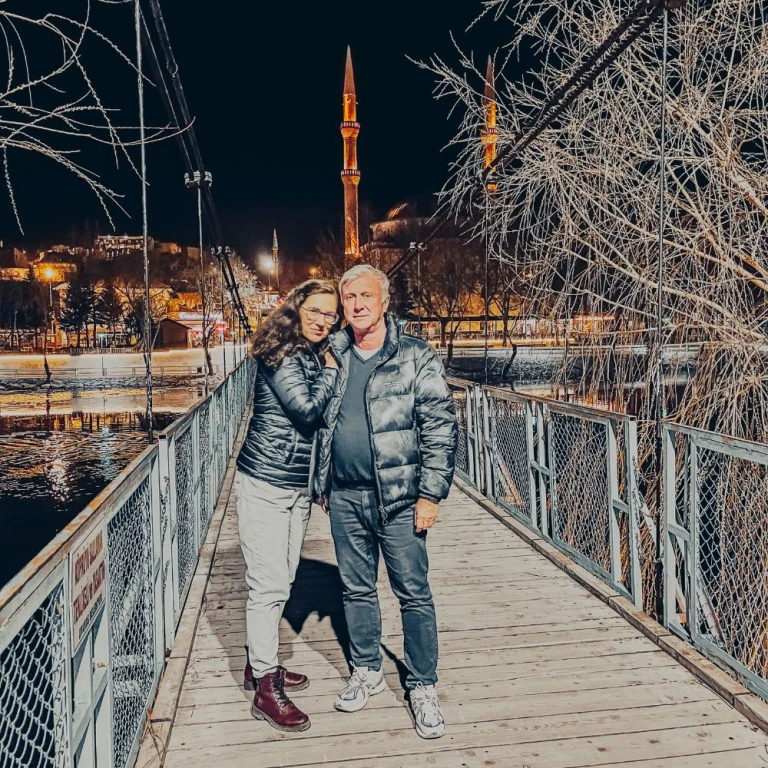 夜のカッパドキアの谷を巡る