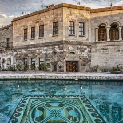 Cele mai bune hoteluri de lux din Cappadocia în 2025
