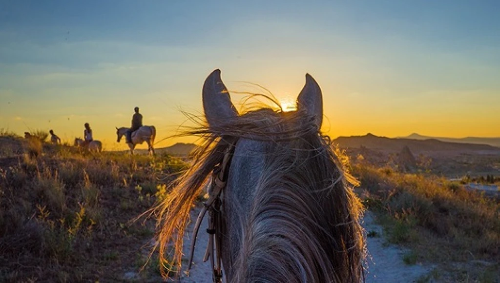 جولة ركوب الخيل في كابادوكيا