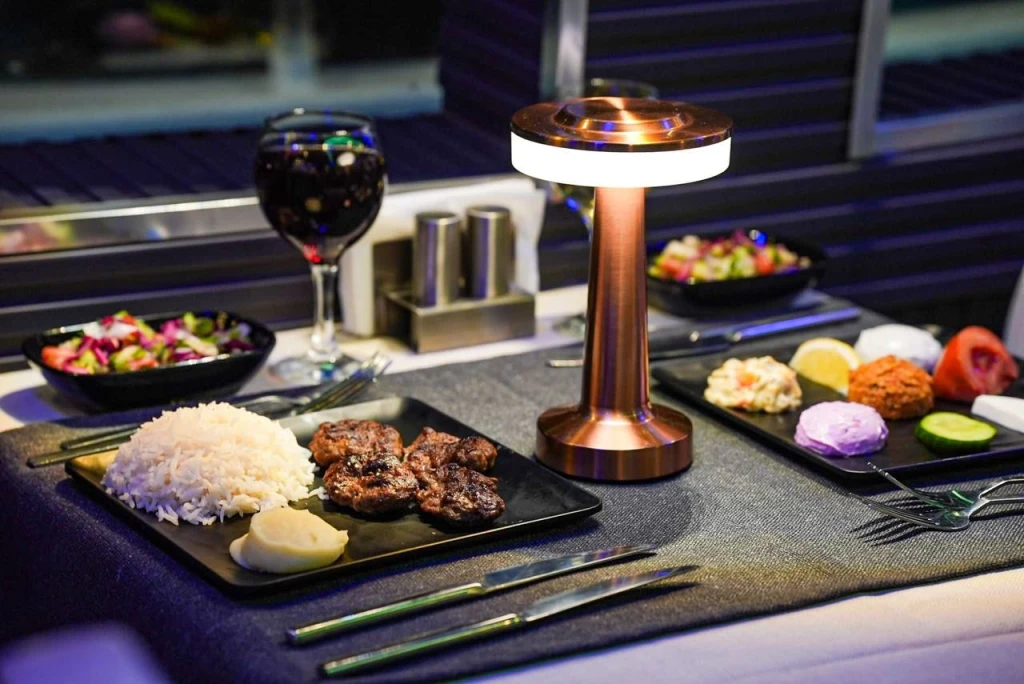 Круїз з вечерею по Босфору в Стамбулі