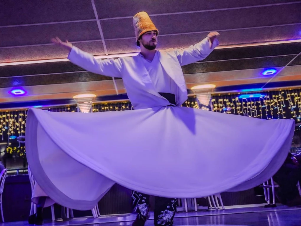 Круїз з вечерею по Босфору в Стамбулі