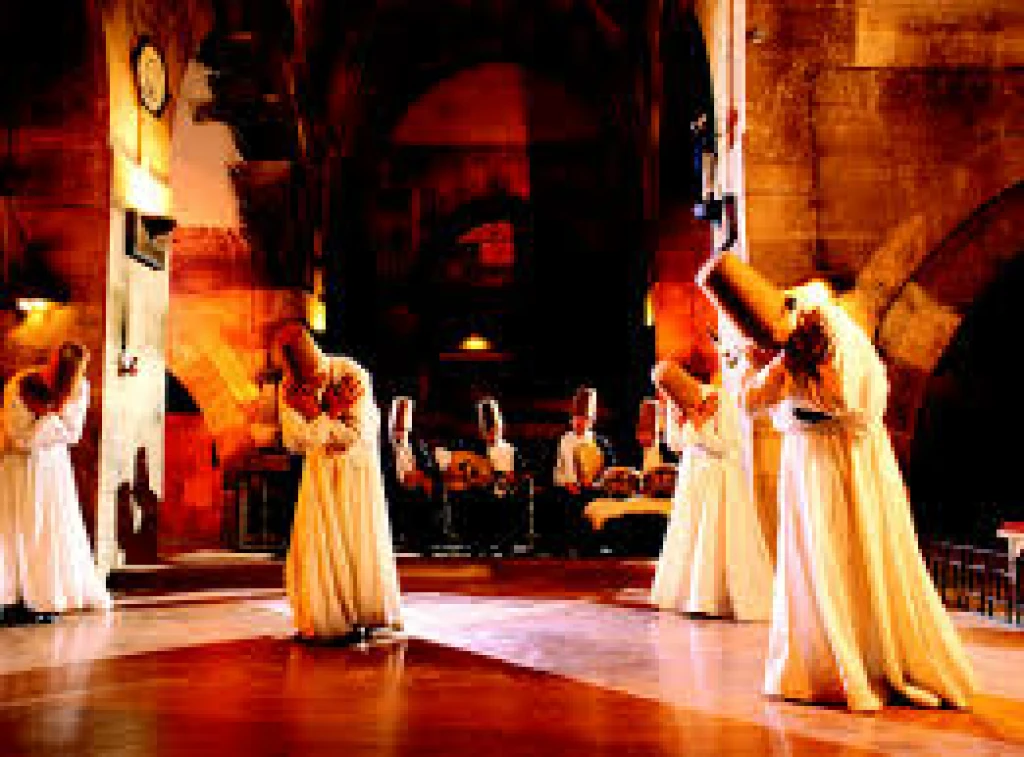 キャラバンサライの回転するダーヴィッシュ