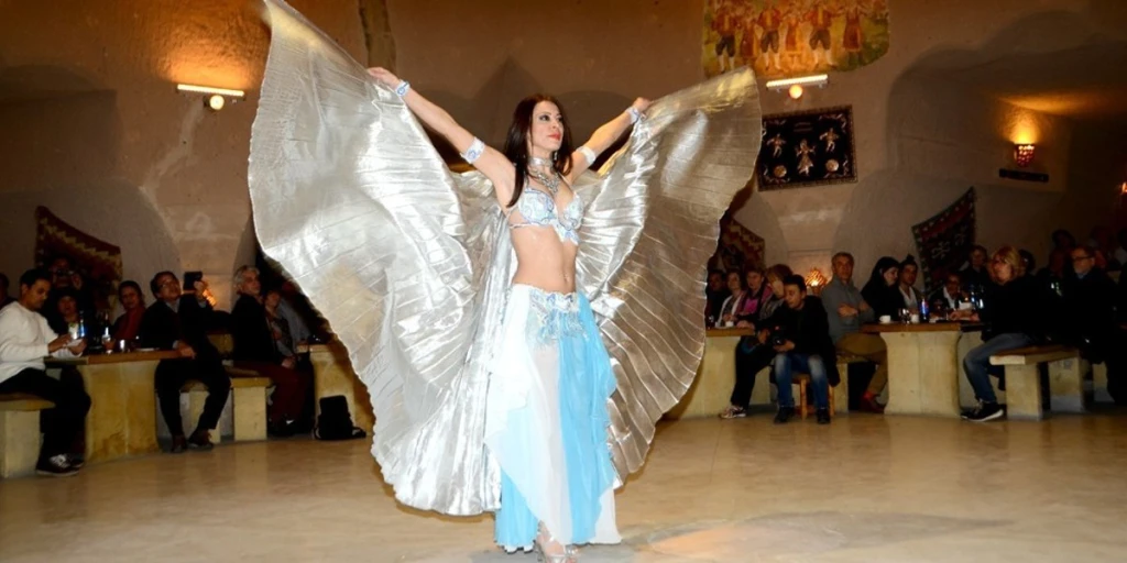 Spectacolul de noapte turcesc din Cappadocia