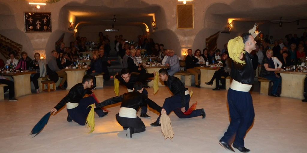 Spectacolul de noapte turcesc din Cappadocia