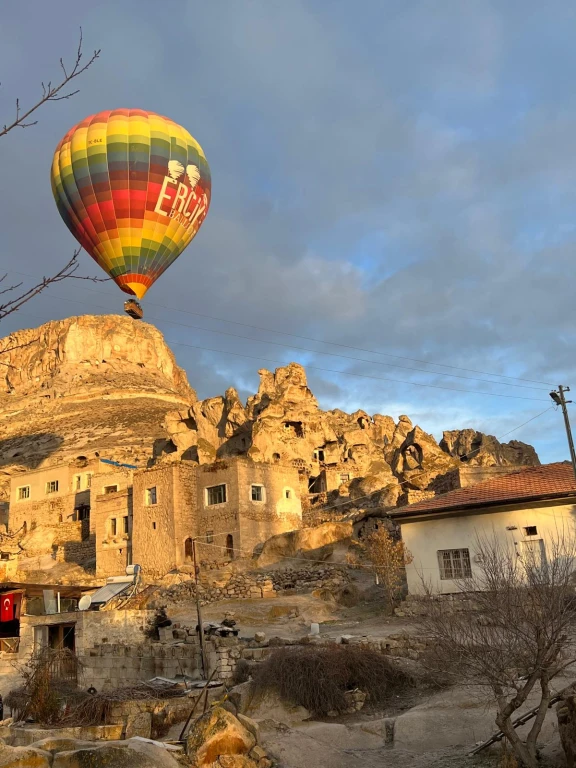 Sunrise Balloon Ride in Soganli Valley 18 people in one basket