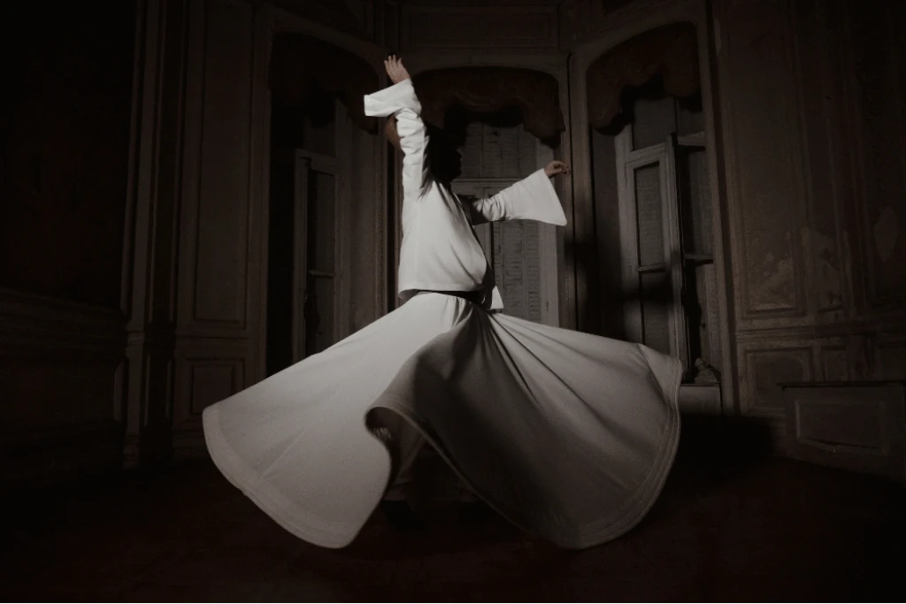 Espectáculo de Derviches Giradores