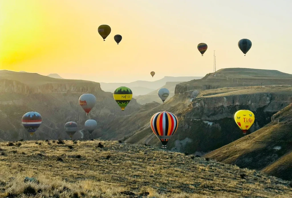 Повітряна куля в долині Соґанли