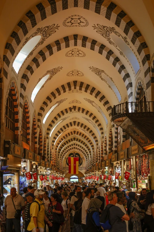 Beyond the Classic: Exclusive Grand Bazaar Roof & Süleymaniye Walking Tour